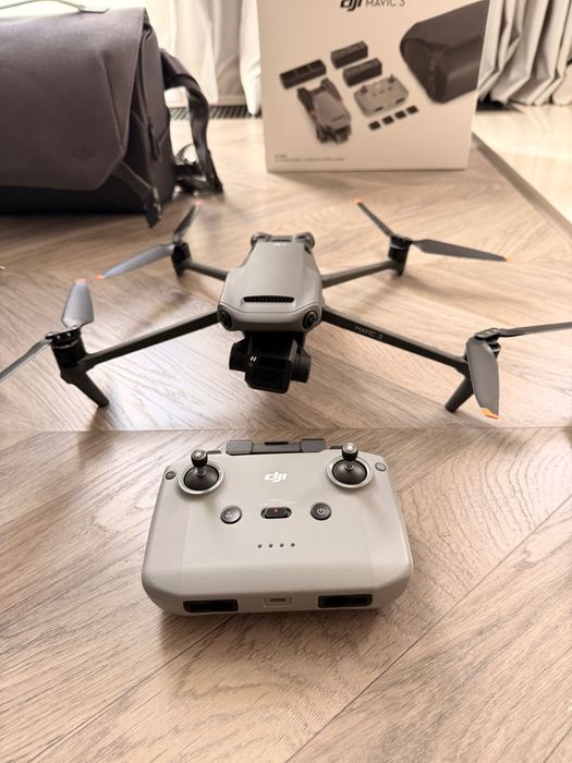 DJI Mavic 3 FlyMore Combo