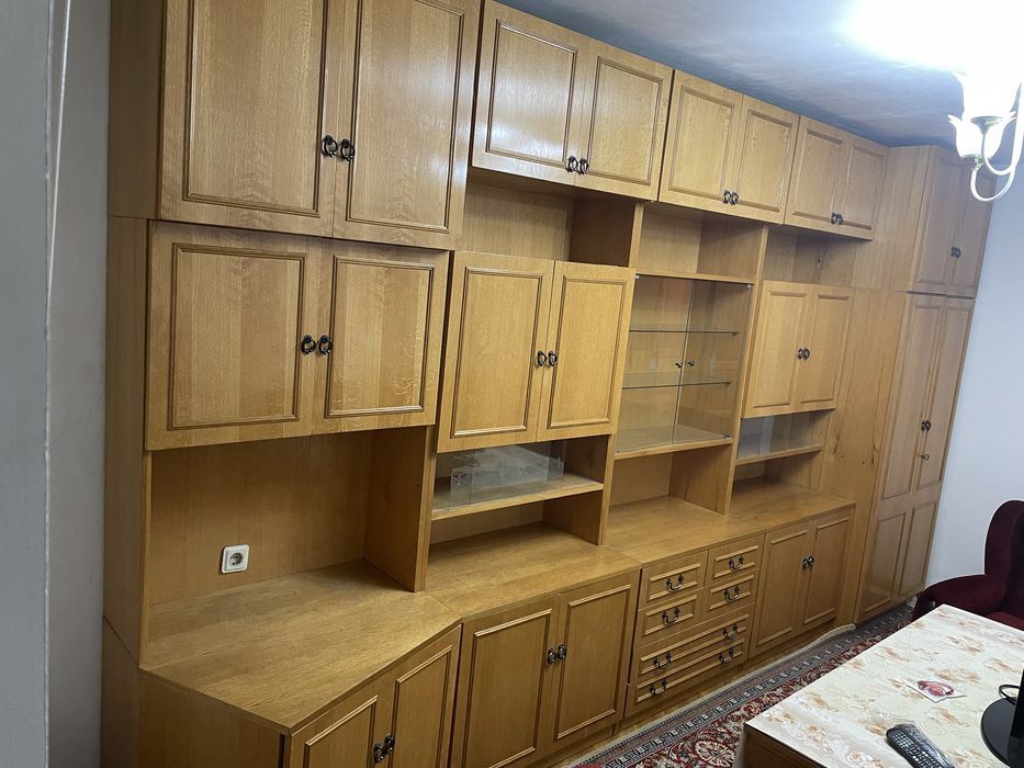 Подарявам запазена холна секция