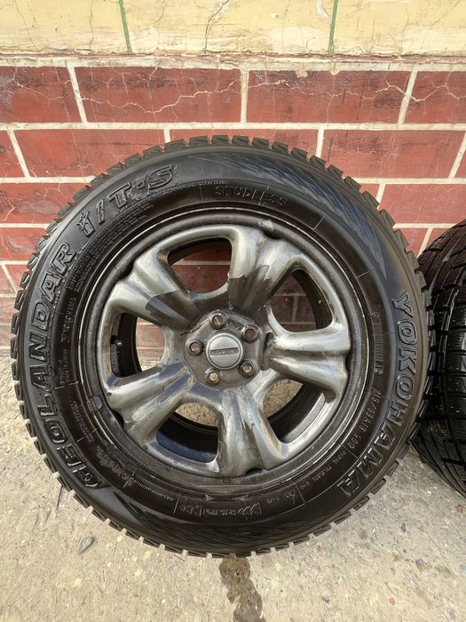 Шины с дисками.