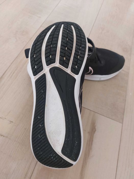 Adidasi Nike marimea 35