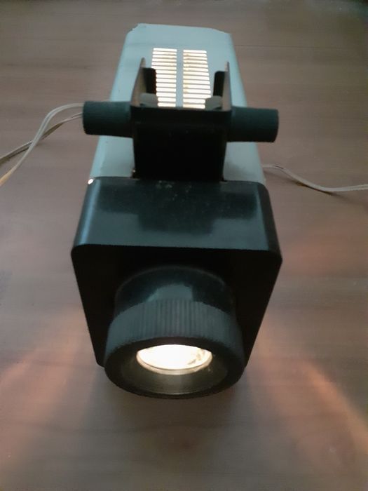 Aparat proiector diafilme