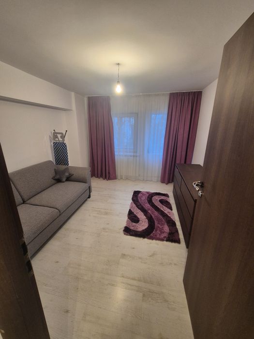 Apartament de vanzare 3 camere - Targoviste Micro 3- str. Constantin Brancoveanu nr 70