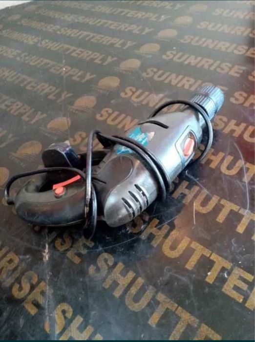 Перфоратор 220 700 W