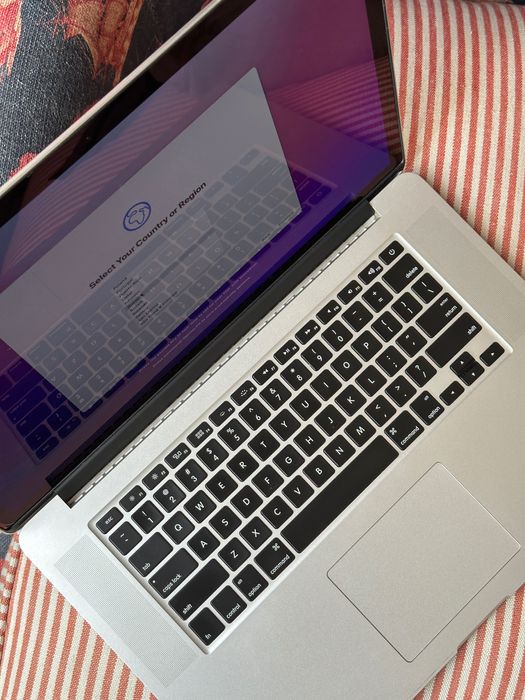 MacBook Pro Retina 15” Mid 2015 256 GB SSD