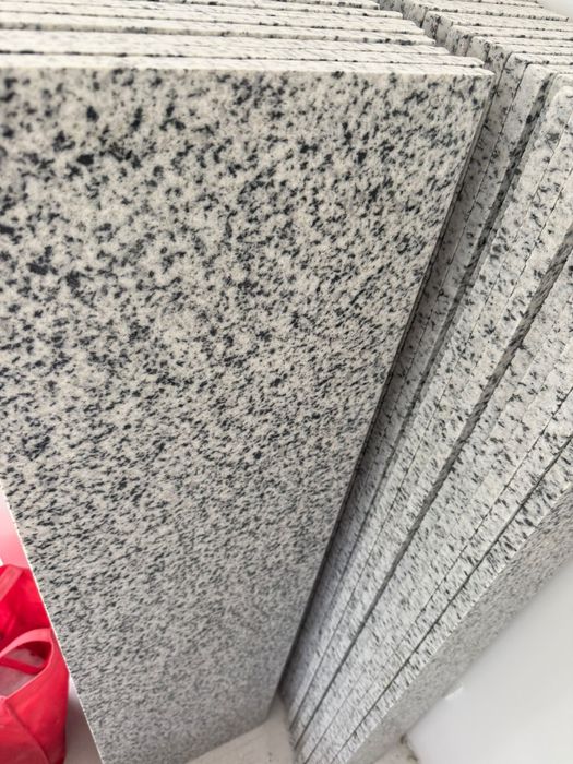 Granit trepte scari glafuri placaj calcar marmura montaj