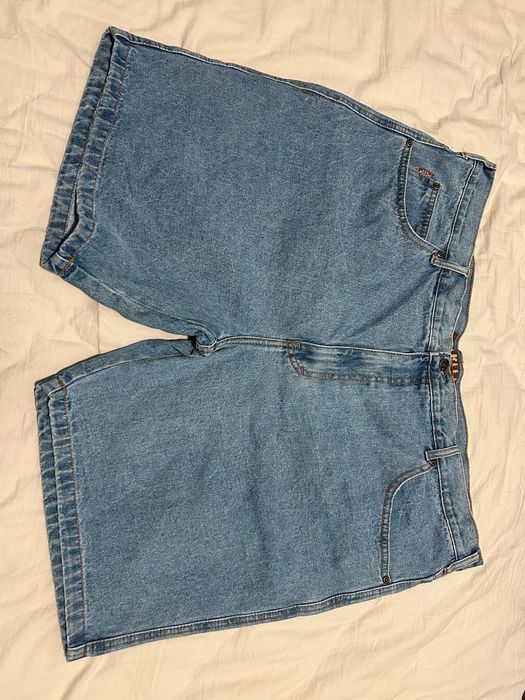 Pantaloni scurți de blugi