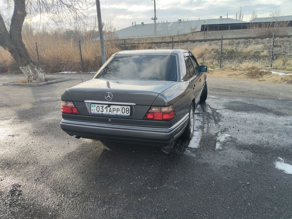 Мерседес 220Е автомат