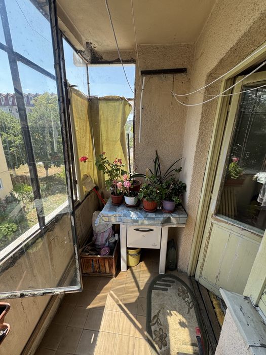 De vanzare apartament 3 camere Zona Cina