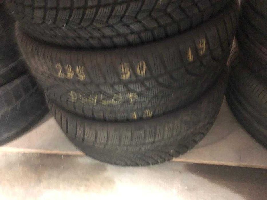 Super anvelope Iarna 2X235/50 R19 Dunlop