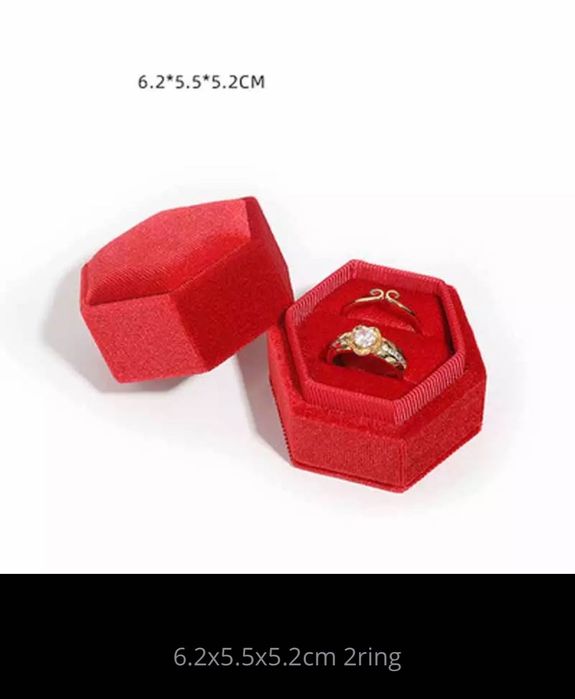 Кадифена двойна кутия за пръстени/халки, чисто нова