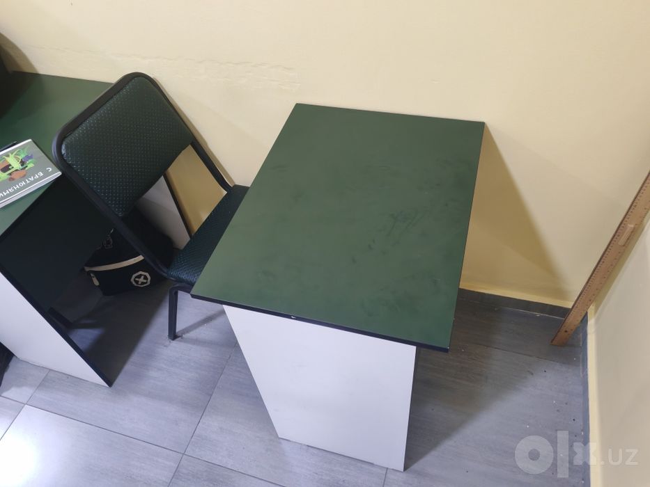 Продаются парты и стулья комплекты