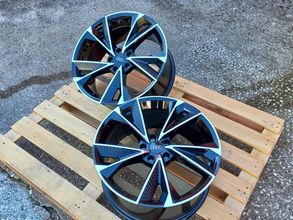 18 Audi Rs2024 A3 A4 A5 A6 Q3 Q5 8.0j et35 Black polish Чисто Нови.