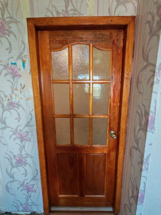 Продам двери деревянные, с откосами