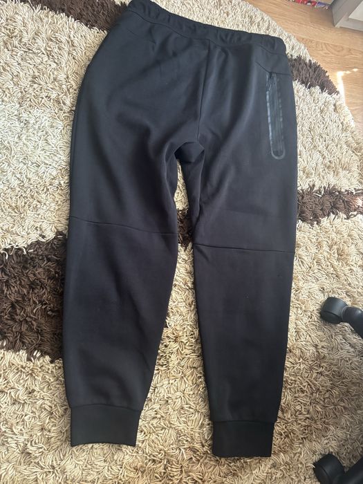 pantaloni nike tech
