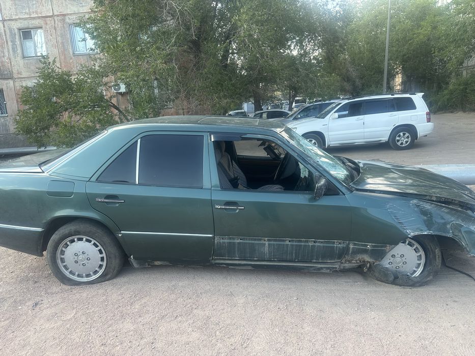 Мерседес бенз 300е