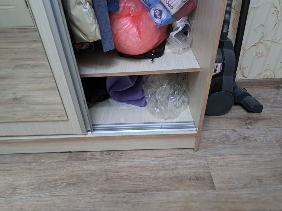 Продам шкаф для прихожей