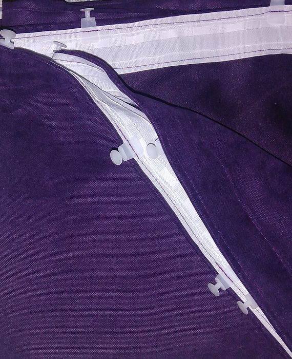 Завеси в тъмно-виолетов нюанс