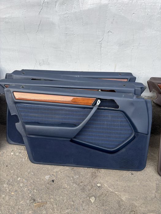 Мерседес 124 Дверные карты обшивки