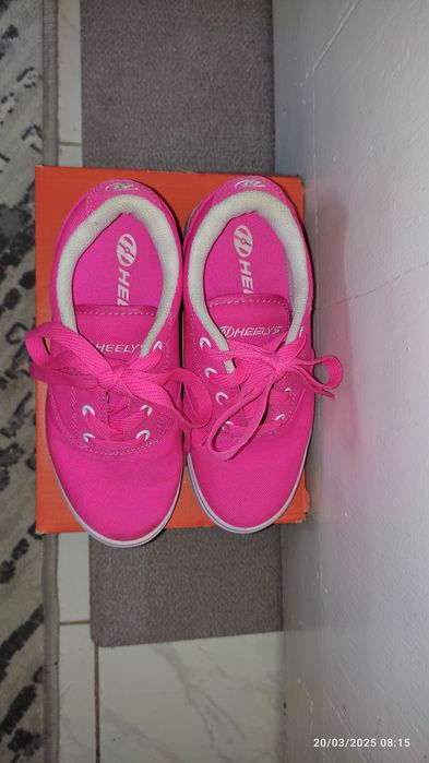 Маратонки с колелца HEELYS