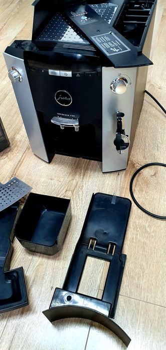 Aparat de Cafea Jura Impressa F50 functioneaza perfect