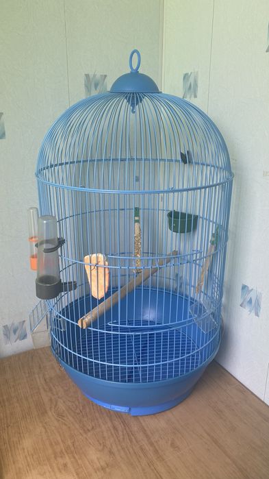 Продам вместительную клетку