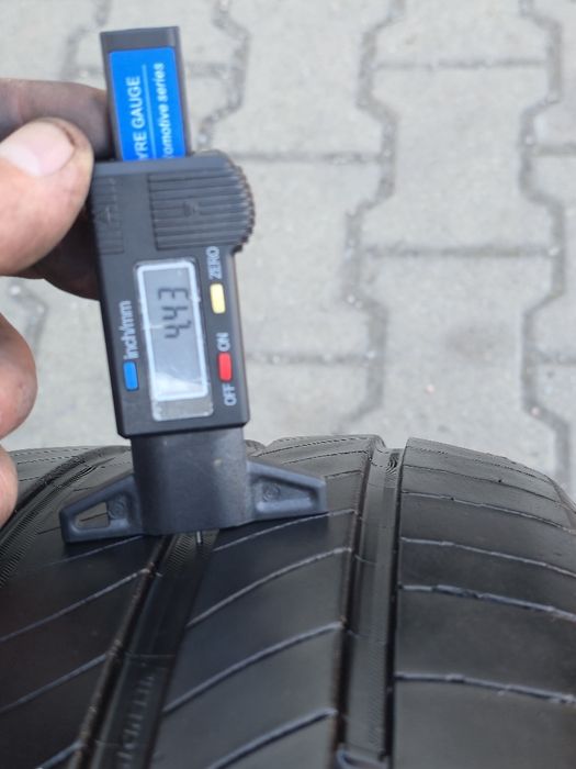 245 45 19 Michelin