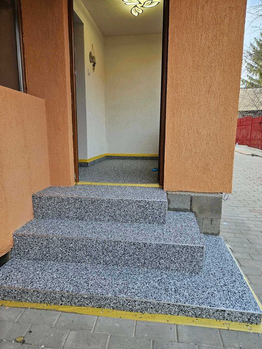 Covor de Piatră Naturală - Soluția Ideală și Durabilă pentru Terasă, Curte sau Balcon