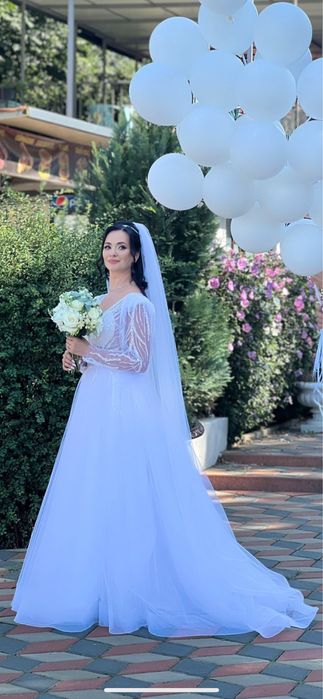 Rochie mireasa sirena cu trena lunga detasabila