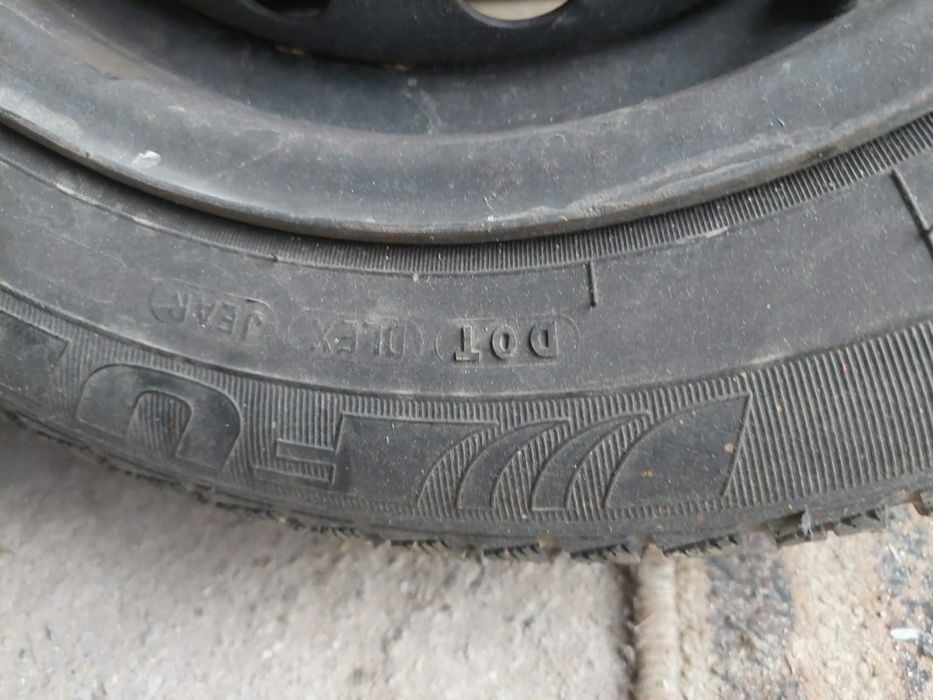 4бр зимни гуми с джанти 175/65 R14 – Renault Clio