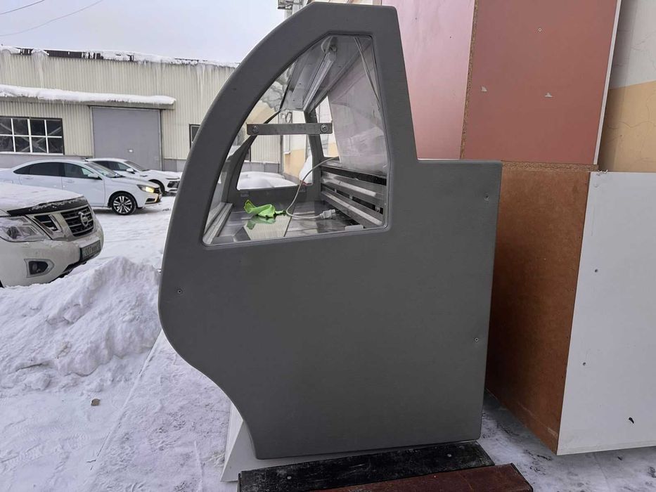 Продам холодильную витрину