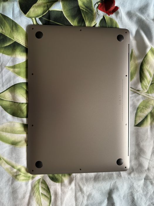 Продам Macbook Air 13