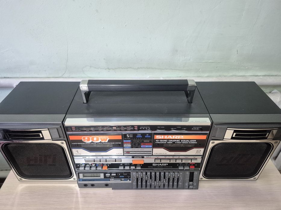 Двухкассетная магнитола