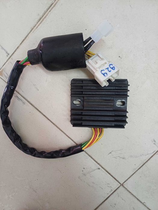 Продавам реле регулатор за honda 929rr