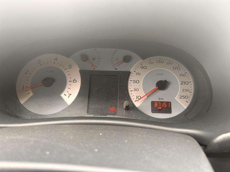 Renault Symbol 2007, motor 1.4 16v cu km putini