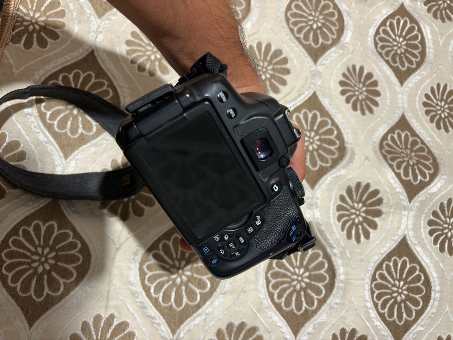 Продам камеру Canon 750d