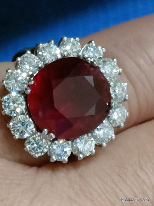 Vind inel din aur 18kt cu diamante 2,3ct și rubin 13,75ct