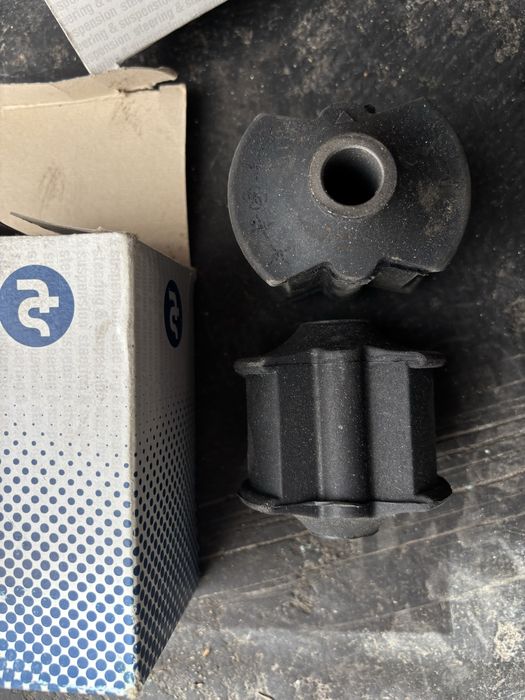 Сайлентблоки крайслер додж