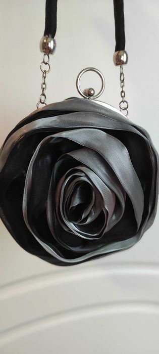 Малка дамска чантичка от органза