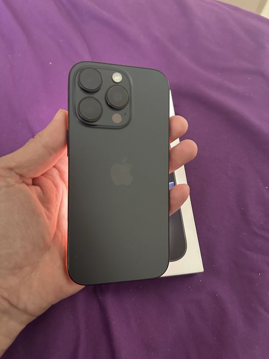 Продам IPhone 16 про на 256