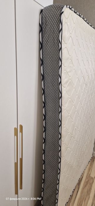 Продам матрас 140×200