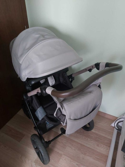 Kinderkraft Moov 2 3в1 количка + кошче за кола + аксесоари