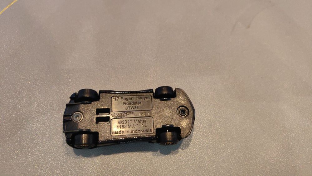 Машинки Hot weels