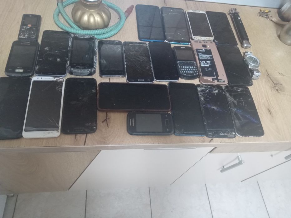 Telefoane pentru piese