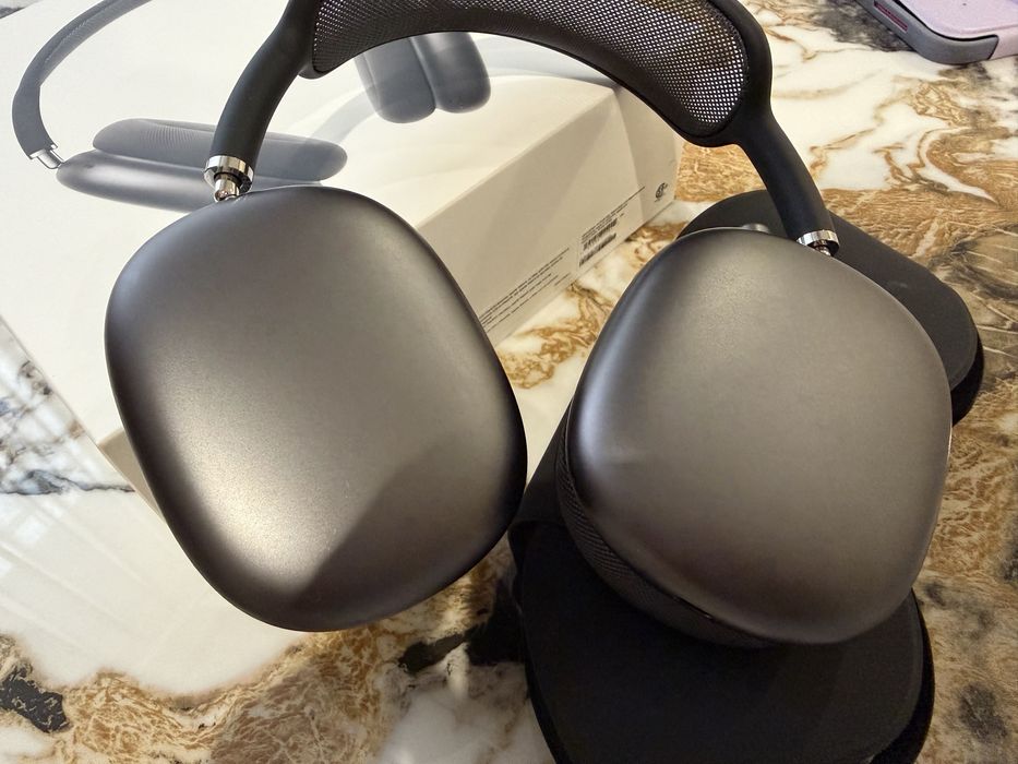 Продам   AirPods Max