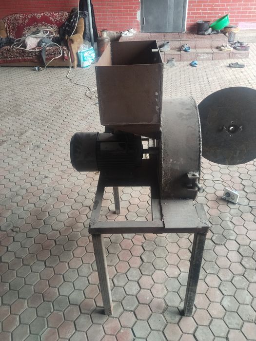 Дровилка для зерна и сена