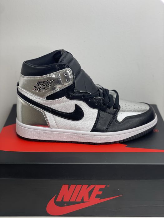 Air Jordan 1 Retro High Silver Toe