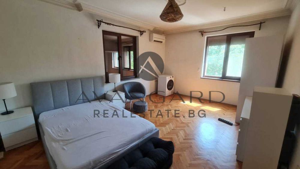 Продава се Къща в Пловдив, Център - 308 кв.м за 1822 €/кв.м - Снимка #3