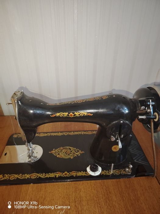 Продам швейную машину!