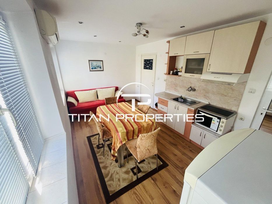 Дава се под наем Двустаен апартамент в Бургас, Център - 49 кв.м за 357 € - Снимка #1