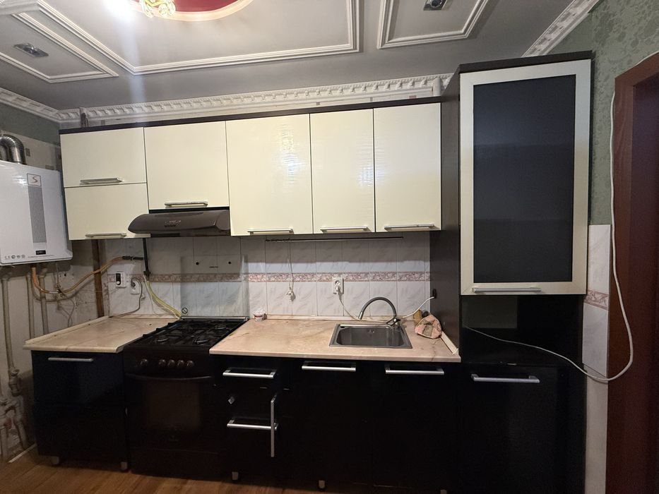 Кух гарнитур, газ плита